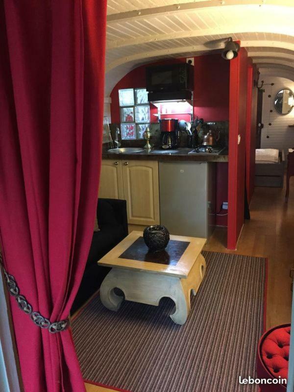 Roulotte - Le Domaine Des Ecrevisses Hotel Saint-Florent-sur-Cher Eksteriør billede